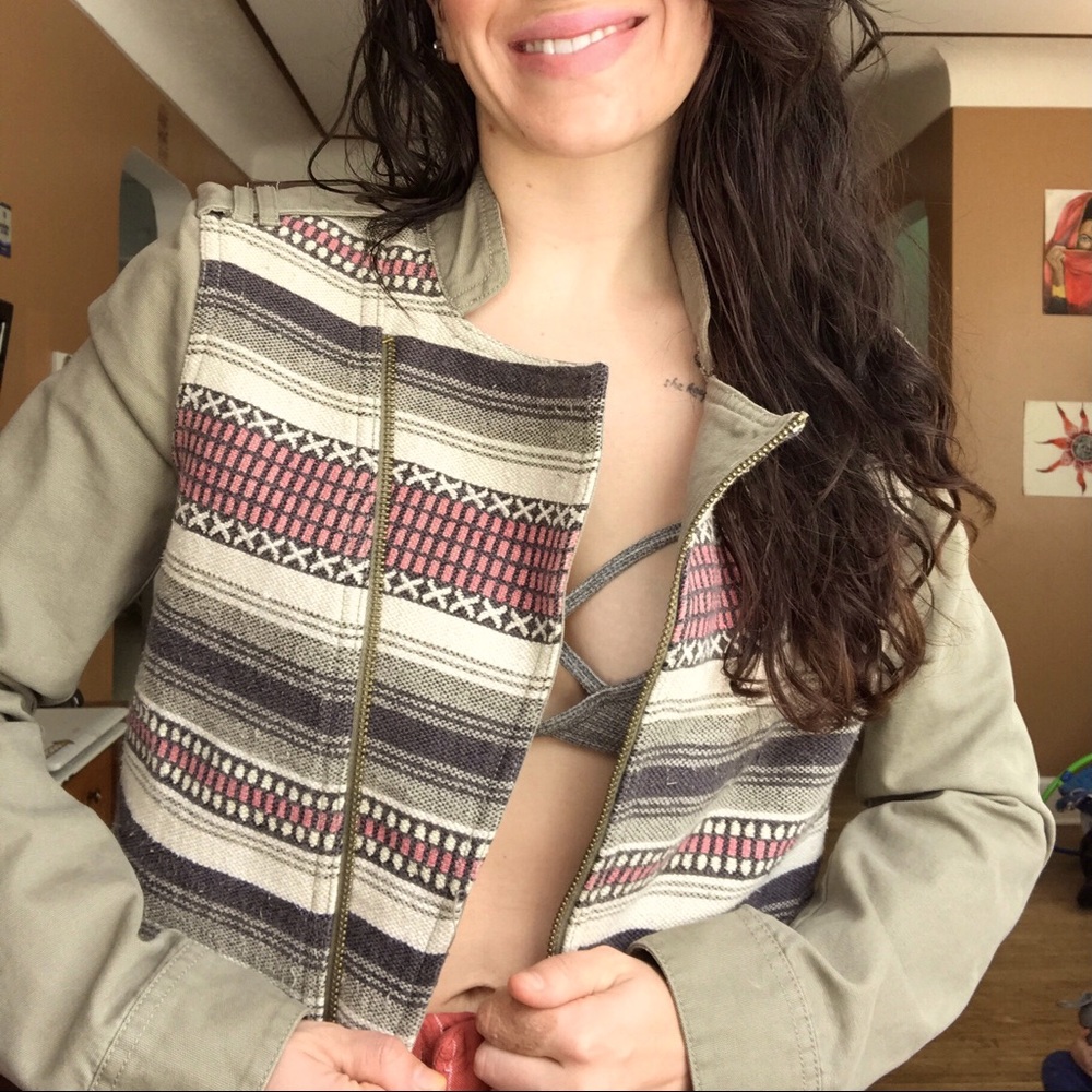 AMERICAN EAGLE OUTFITTERS jacket